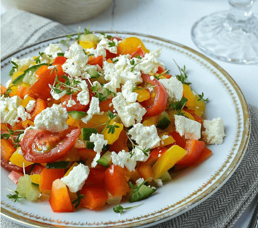 Gemischter Salat mit Gurke