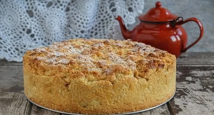 Sbriciolata con ricotta e amaretti